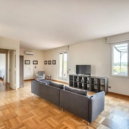 Lungotevere Ripa Luxury
